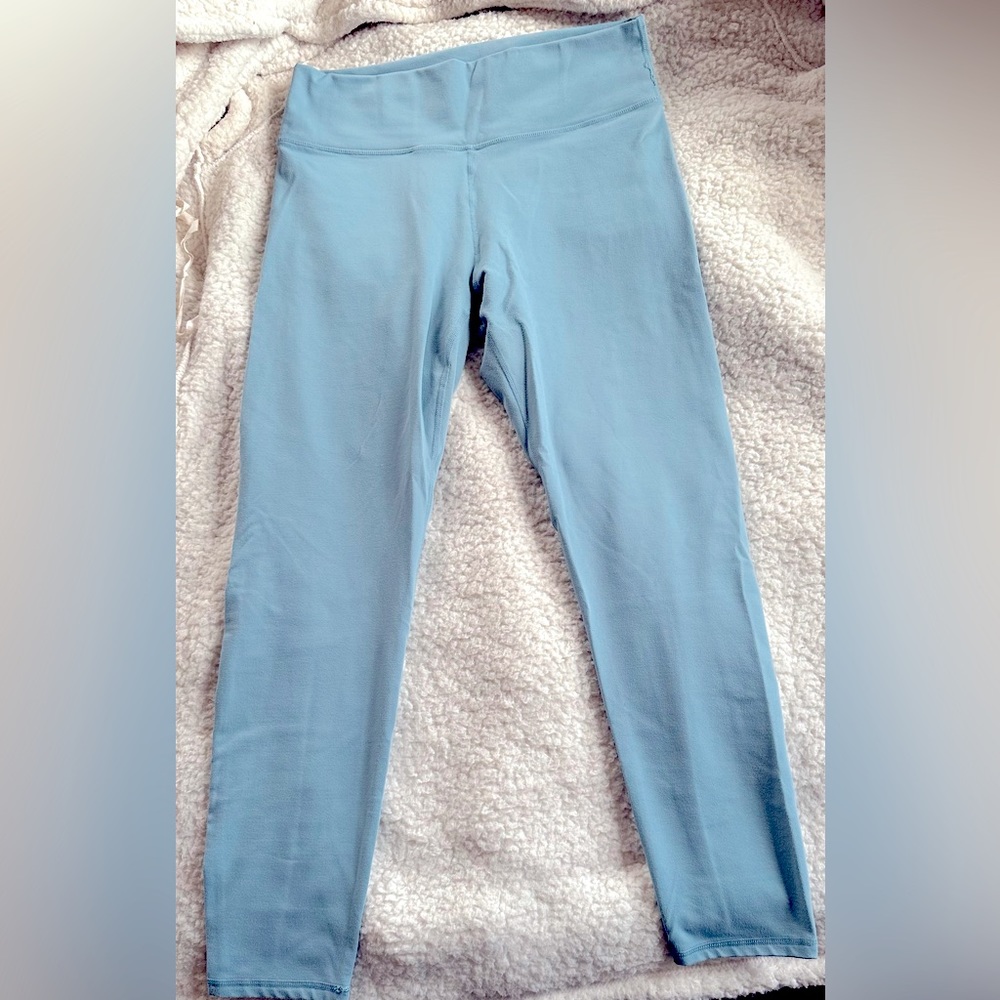 Fabletics light blue leggings with pocket in waistband